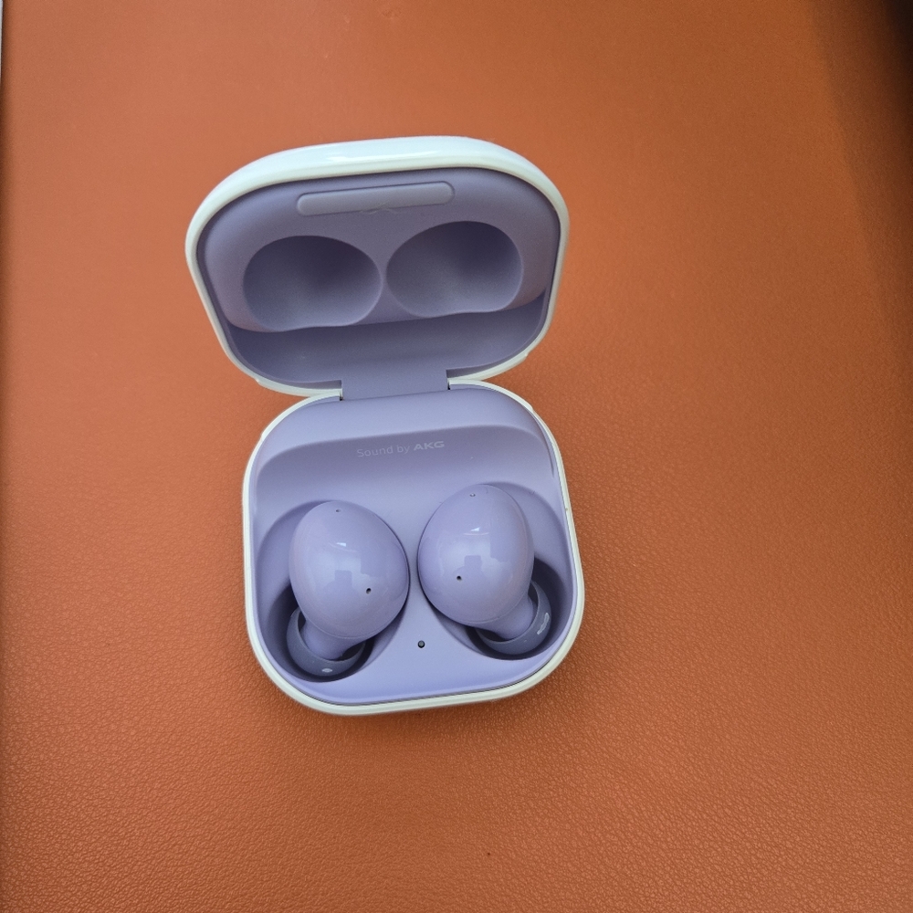 Samsung Galaxy Wireless Buds – Rare Lavender Color – Tried, Never Used - Picture 2 of 7